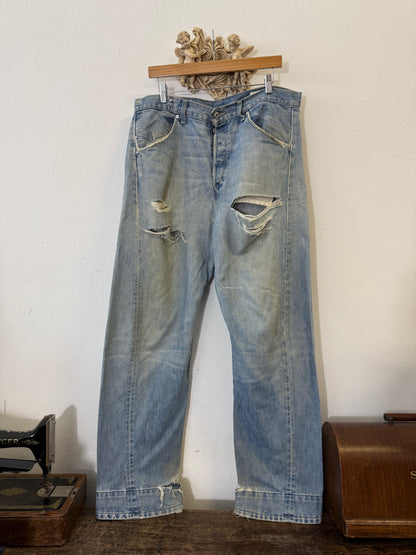 Vintage Levi’s Engineered Made in Mexico “W36”