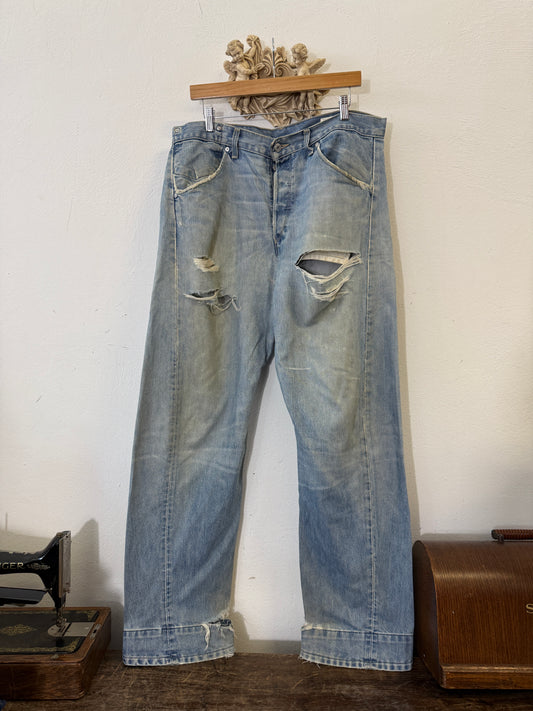 Vintage Levi’s Engineered Made in Mexico “W36”