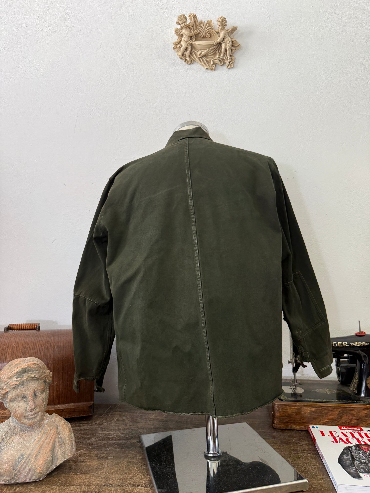 Vintage 80’s Faded Hungarian Army Shirt “S/M”