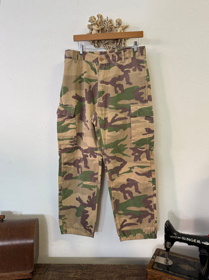 Vintage Italian Army Cargo Pants “W33”