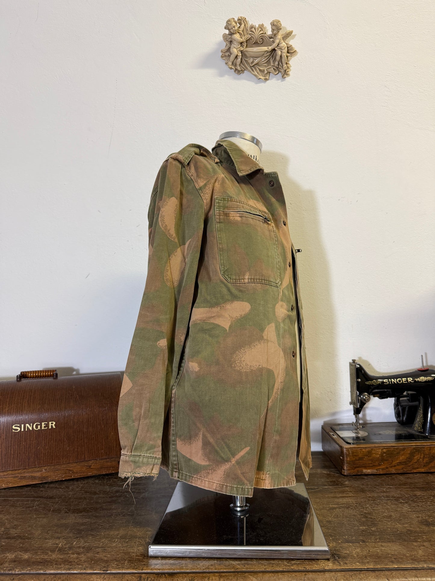 Vintage 90’s Hungarian Army Overshirt “M”