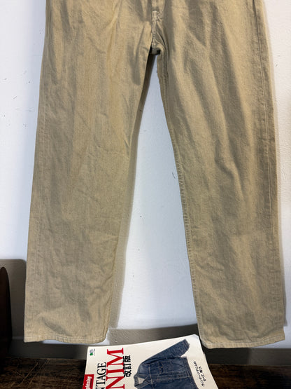 Vintage Levi’s 501 “W35 L32”