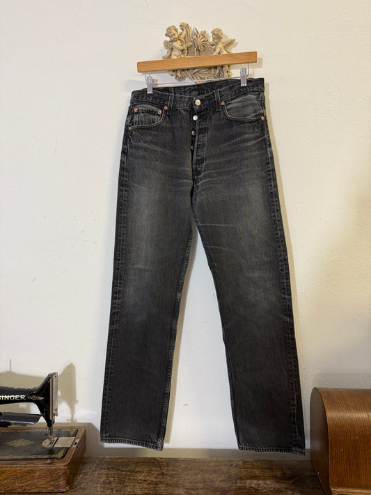 Vintage Levi’s 501 “W32 L34”
