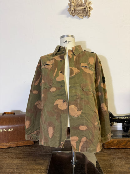 Vintage 90’s Hungarian Army Overshirt “M/L”