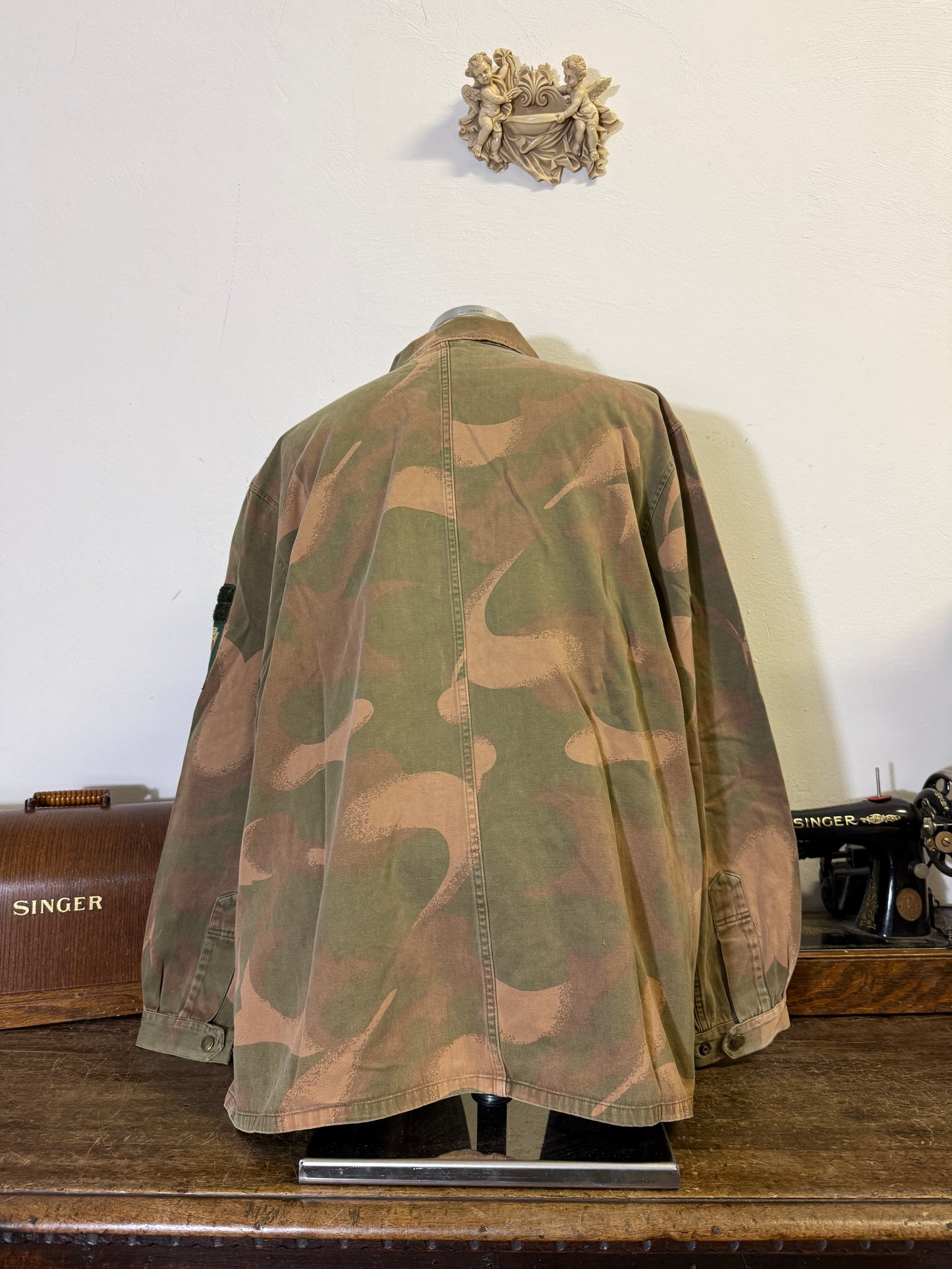 Vintage 90’s Hungarian Army Overshirt “XL”