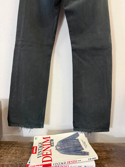 Vintage Levi’s 501 “W34 L32”
