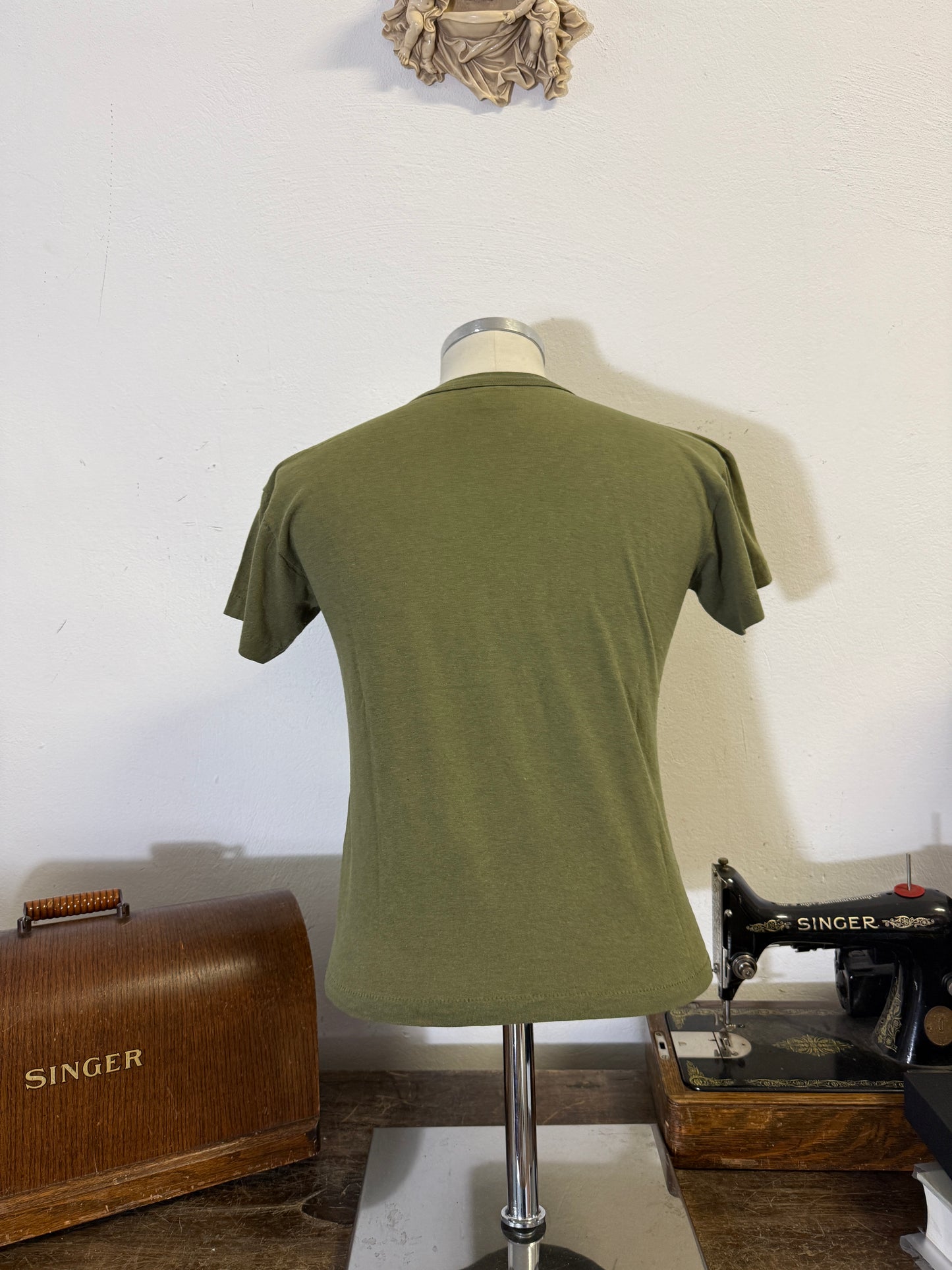 Us Army T -Shirt Made in Usa “XS”