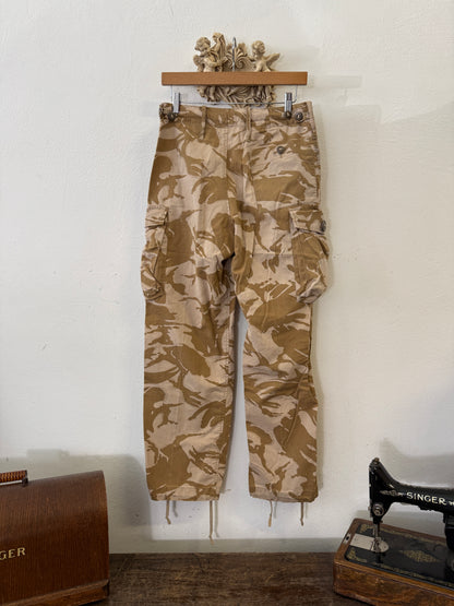 Vintage British Army Camo Cargo Pants “W31”