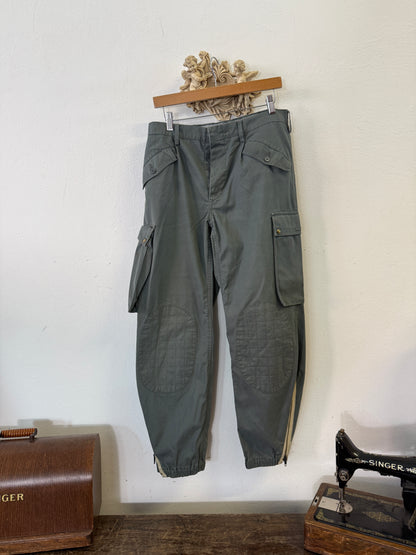 Vintage 90’s Italian Army Cargo Pants “W33”