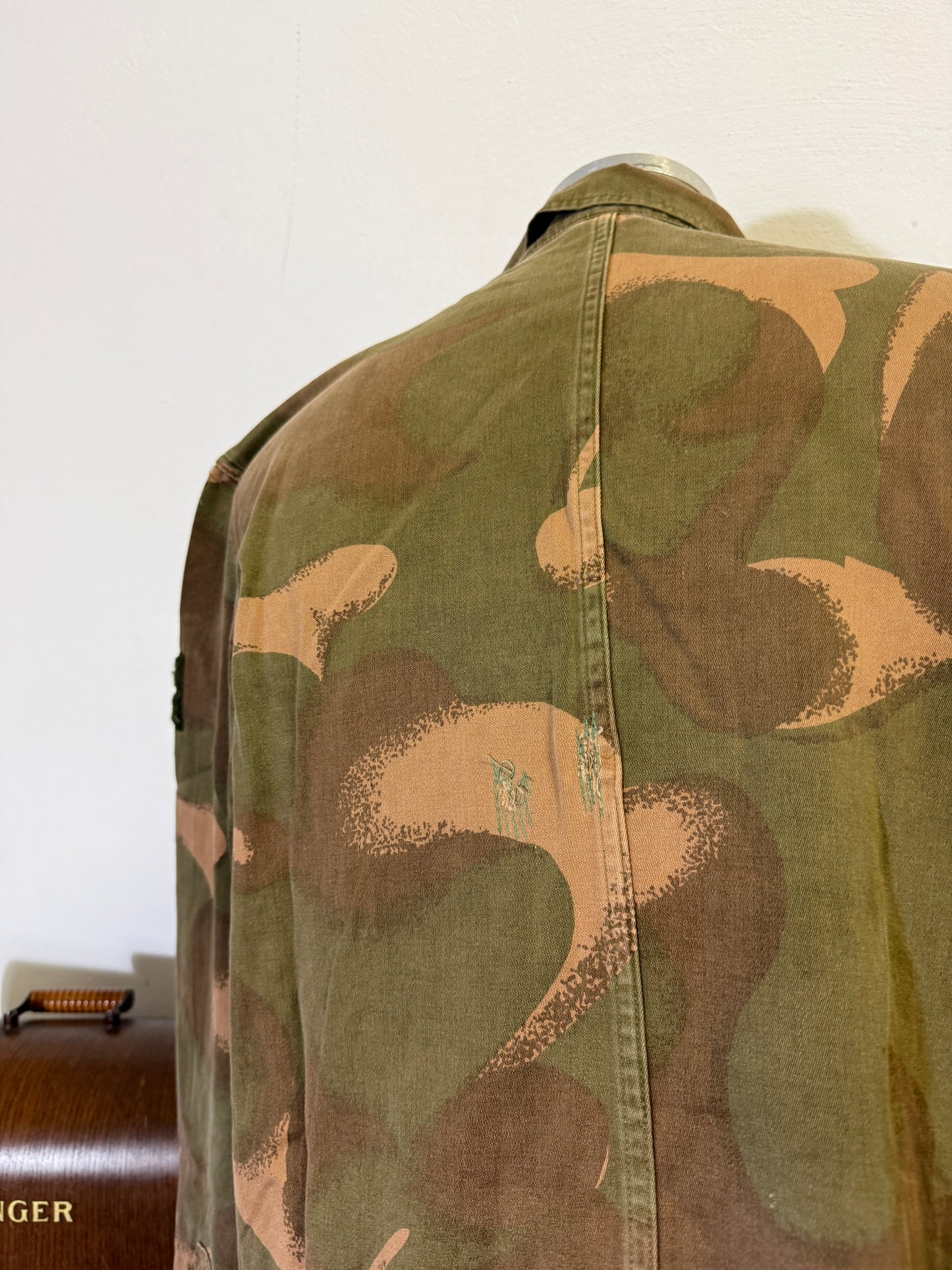 Vintage 90’s Hungarian Army Overshirt “L/XL”