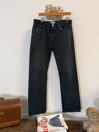 Vintage Levi’s 501 “W34 L32”