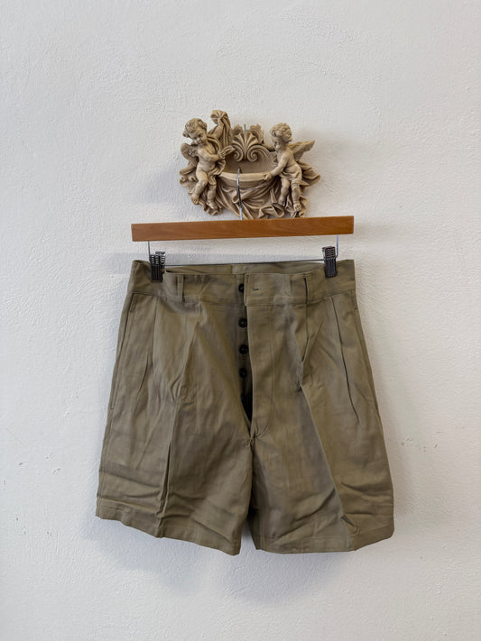 Vintage Italian Army Bermuda Shorts with Buttons 81 cm