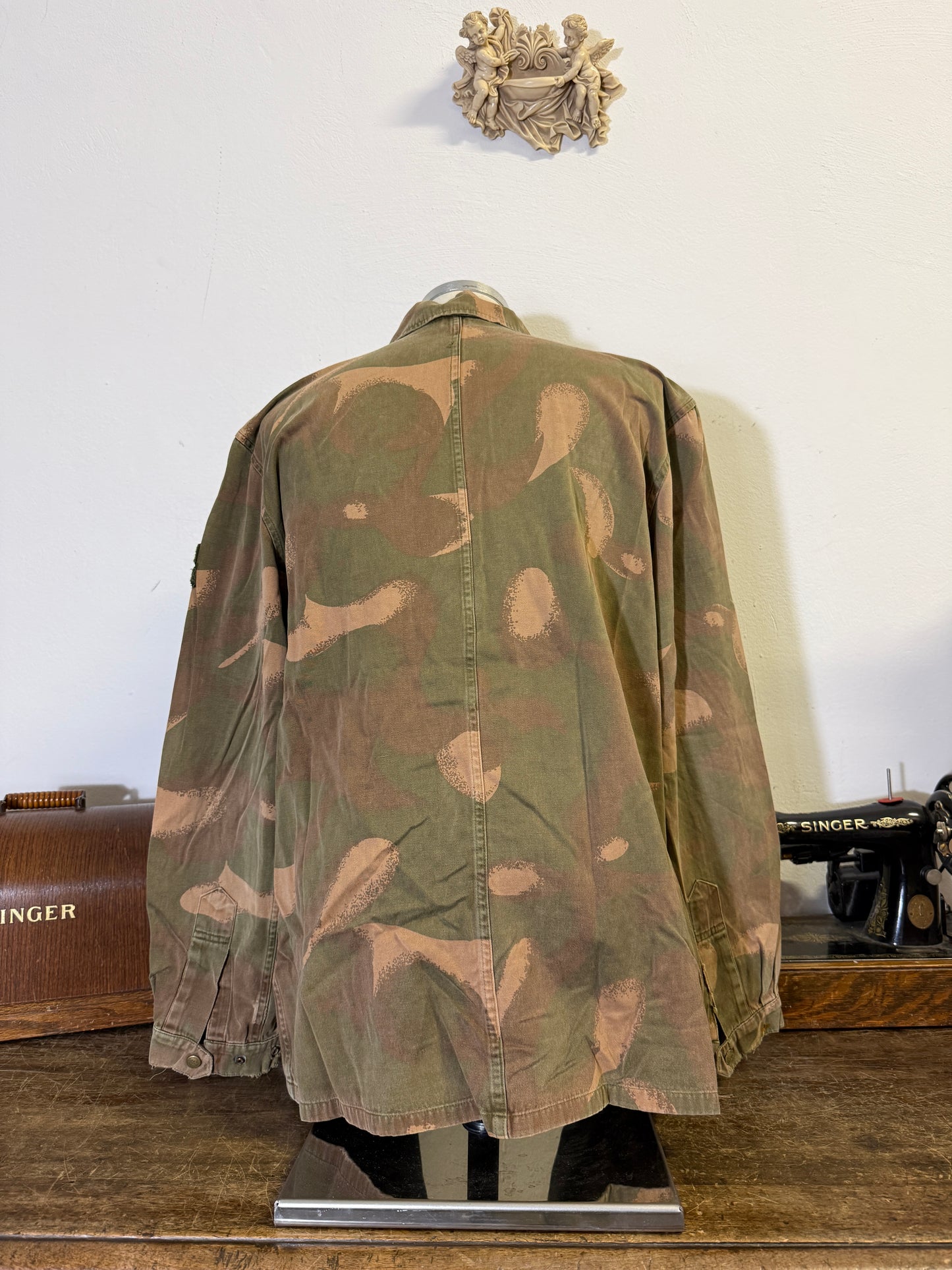 Vintage 90’s Hungarian Army Overshirt “L/XL”