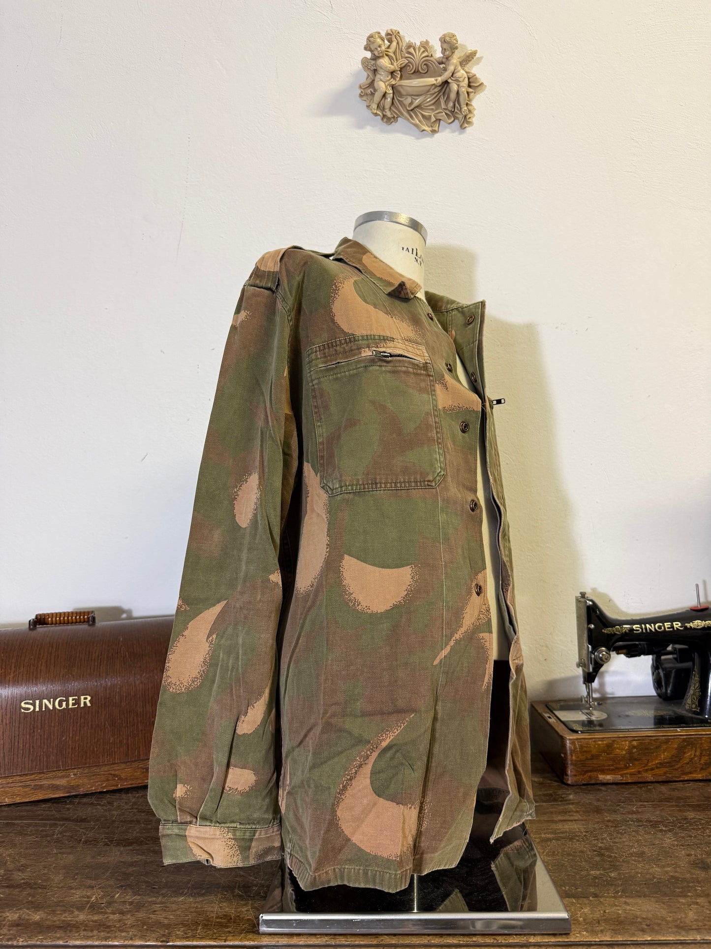 Vintage 90’s Hungarian Army Overshirt “XL”