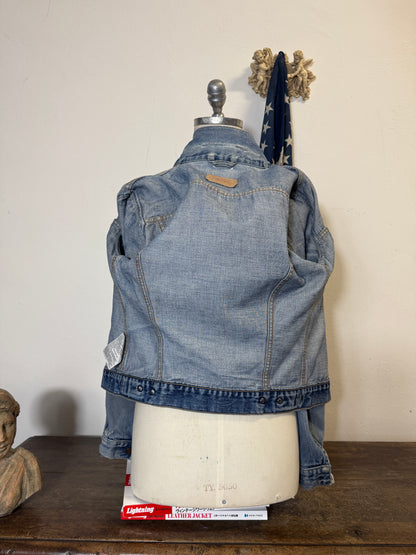 Vintage Levi’s Jacket “S/M”