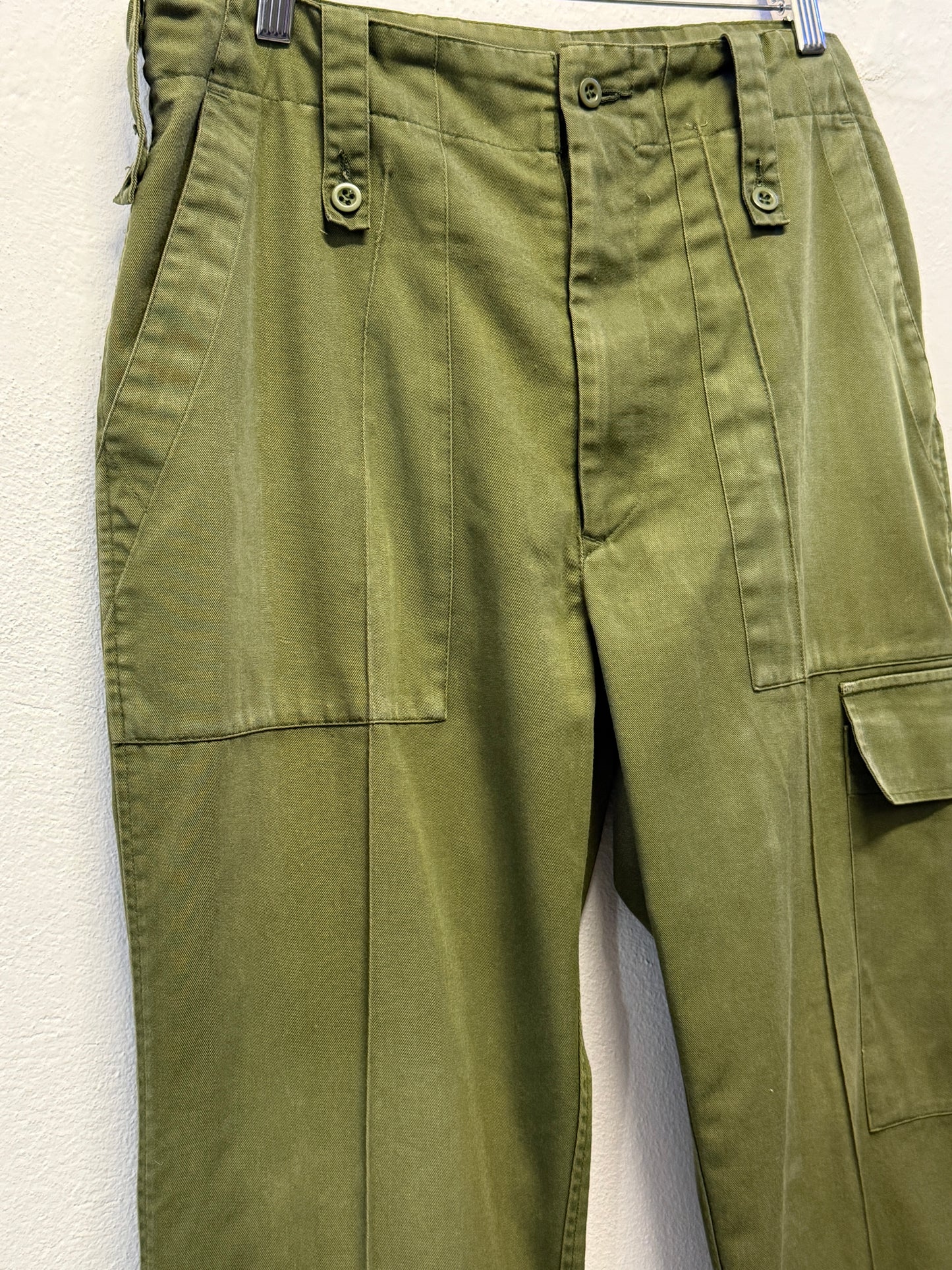 Vintage British Fatigue Army Pants “W34”