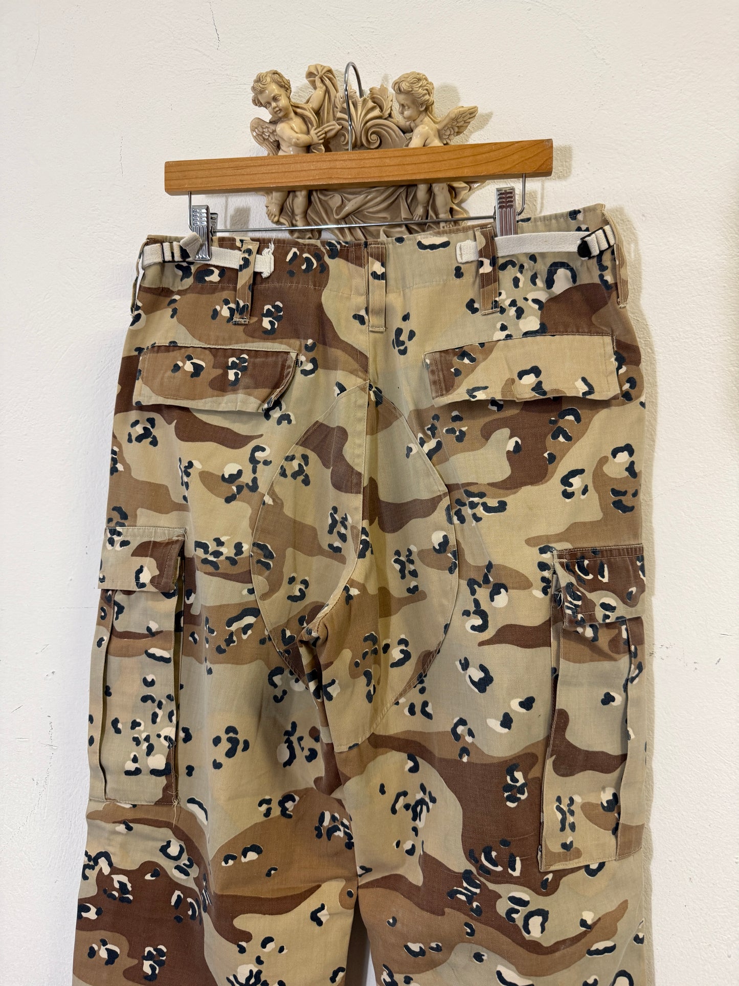 Desert Chocolate Cargo Pants “W33”