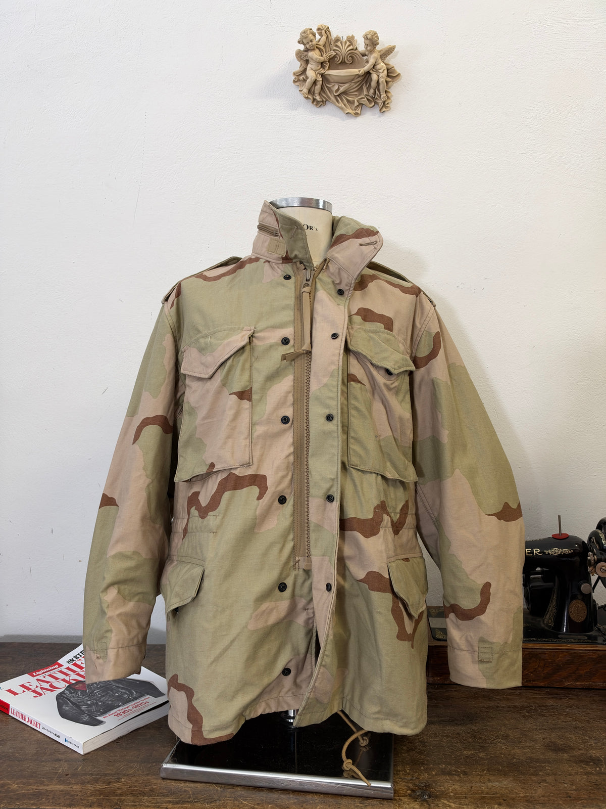 Vintage US Army M-65 Desert Field Jacket “M/L”