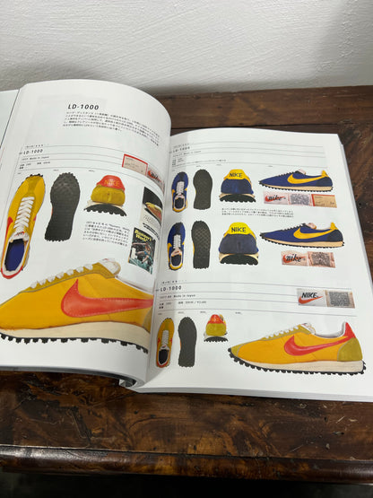 NIKE CHRONICLE DELUXE - LIGHTNING ARCHIVES